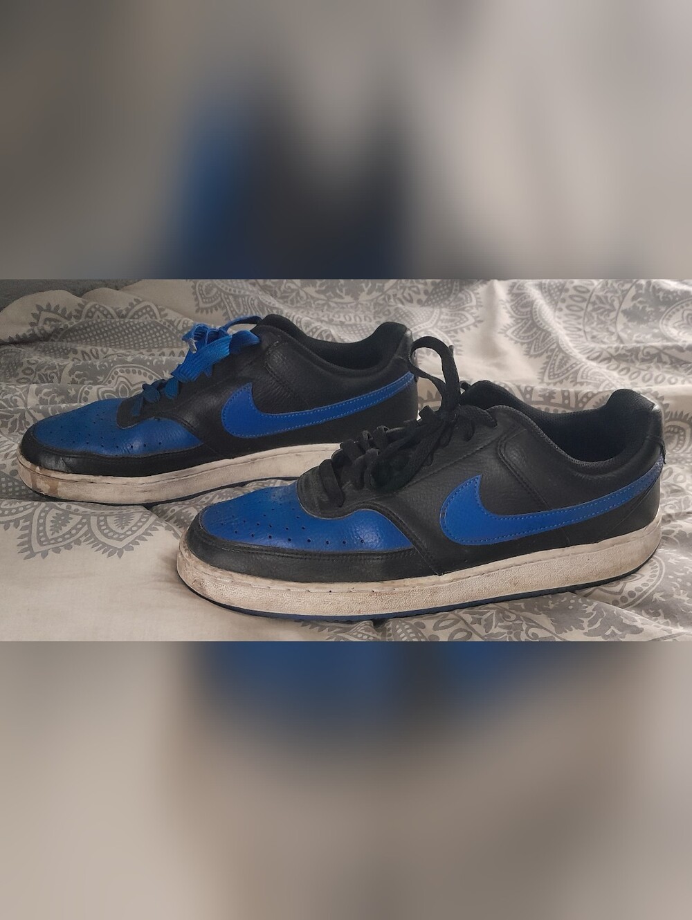 Nike Black and Blue Low-Top Sneakers Sz9